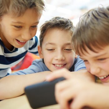 Telefon dla dziecka: Przewodnik po najważniejszych funkcjach