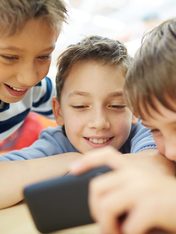 Messaging children Telefon dla dziecka: Przewodnik po najważniejszych funkcjach